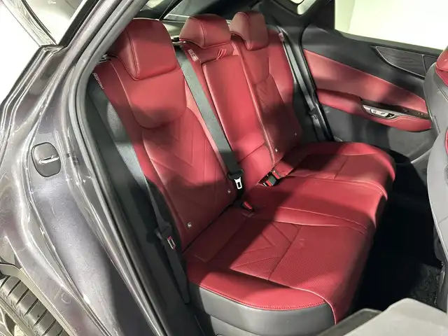 レクサス ＮＸ 350h バージョンL 神奈川県 2022(令4)年 2.2万km シルバーメタリック 純正14型ディスプレイオーディオプラス/車載ナビ/フルセグ　USB Androidauto　Applecarplay　/パノラミックビューモニター/ムーンルーフ/ルーフレール/セーフティシステムプラス/プリクラッシュセーフティ/レーントレーシングアシスト/ロードサインアシスト/ドライバー異常時対応システム/プロアクティブドライビングアシスト/アダブティブハイビームシステム/レーンディパーチャーアラート/レーダークルーズコントロール/発進遅れ告知機能/ブラインドスポットモニター/パーキングサポートブレーキ/前後ソナー/革シート/前席後席シートヒーター/前席ベンチレーション/パワーシート/前席/後席シートヒーター/運転席ポジションメモリー/パワーバックドア/ヘッドアップディスプレイ/革巻きステアリング/パドルシフト/ステアリングヒーター/後席電動格納機能/AC100V/ETC2.0/プッシュスタート/スマートキー/3眼LEDヘッドライト/LEDコーナリングランプ/ヘッドランプクリーナー/LEDフォグランプ/純正20インチアルミホイール