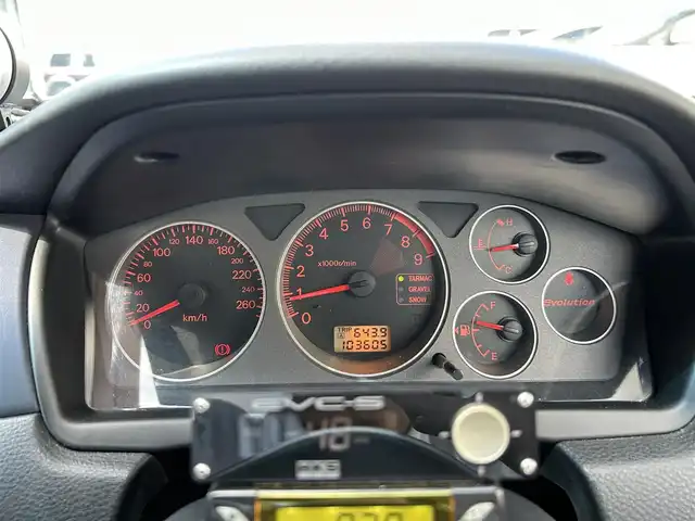 三菱 ランサー GSR エボリューションⅧ 岡山県 2004(平16)年 10.4万km クールシルバーメタリック 登録時走行距離103605km/社外ナビ/地デジ(AM/FM/CD/DVD/TV)/ETC/フロントエアロ/純正レカロシート/純正ブレンボキャリパー/純正MOMOステアリング/クスコ車高調/社外カーボンボンネット/トラストマフラー/３連Defiメーター/HKSブーストコントローラー/ALPINEツイーター/センターデフロック/18インチエボX純正AW