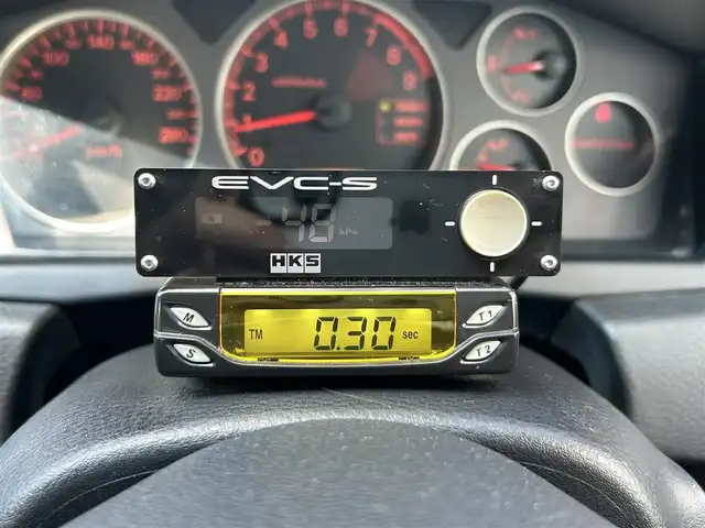 三菱 ランサー GSR エボリューションⅧ 岡山県 2004(平16)年 10.4万km クールシルバーメタリック 登録時走行距離103605km/社外ナビ/地デジ(AM/FM/CD/DVD/TV)/ETC/フロントエアロ/純正レカロシート/純正ブレンボキャリパー/純正MOMOステアリング/クスコ車高調/社外カーボンボンネット/トラストマフラー/３連Defiメーター/HKSブーストコントローラー/ALPINEツイーター/センターデフロック/18インチエボX純正AW