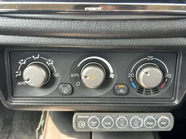 三菱 ランサー GSR エボリューションⅧ 岡山県 2004(平16)年 10.4万km クールシルバーメタリック 登録時走行距離103605km/社外ナビ/地デジ(AM/FM/CD/DVD/TV)/ETC/フロントエアロ/純正レカロシート/純正ブレンボキャリパー/純正MOMOステアリング/クスコ車高調/社外カーボンボンネット/トラストマフラー/３連Defiメーター/HKSブーストコントローラー/ALPINEツイーター/センターデフロック/18インチエボX純正AW