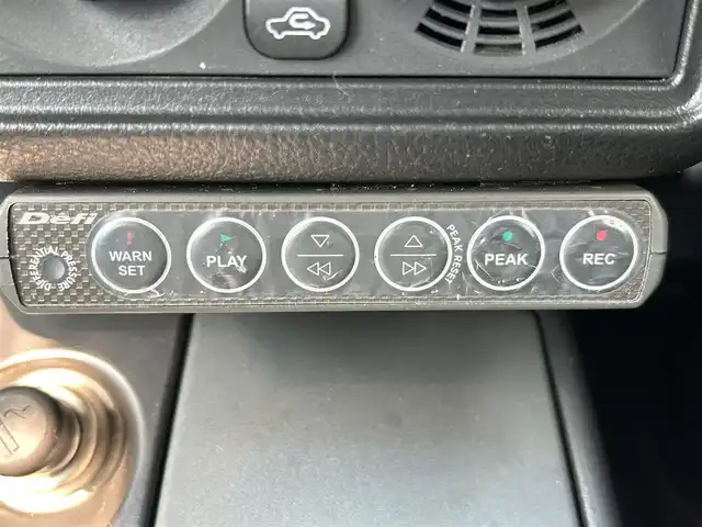 三菱 ランサー GSR エボリューションⅧ 岡山県 2004(平16)年 10.4万km クールシルバーメタリック 登録時走行距離103605km/社外ナビ/地デジ(AM/FM/CD/DVD/TV)/ETC/フロントエアロ/純正レカロシート/純正ブレンボキャリパー/純正MOMOステアリング/クスコ車高調/社外カーボンボンネット/トラストマフラー/３連Defiメーター/HKSブーストコントローラー/ALPINEツイーター/センターデフロック/18インチエボX純正AW