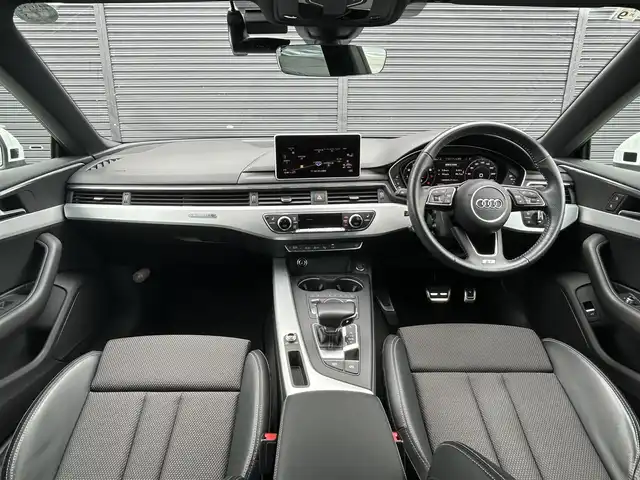 アウディ Ａ５ SB2．0TFSI Q スポーツ 茨城県 2018(平30)年 5.8万km グレイシアホワイトメタリック ワンオ-ナ- /マトリクスLED /アシスタンスパッケージ /ACC/レーンアシスト /サイドアシスト /バックカメラ /パーキングエイド /バーチャルコックピット /半革 /シートヒーター /パワーシート /純正ナビ /TV /CarPlay /BT /USB /純正19inAW /ETC/禁煙車