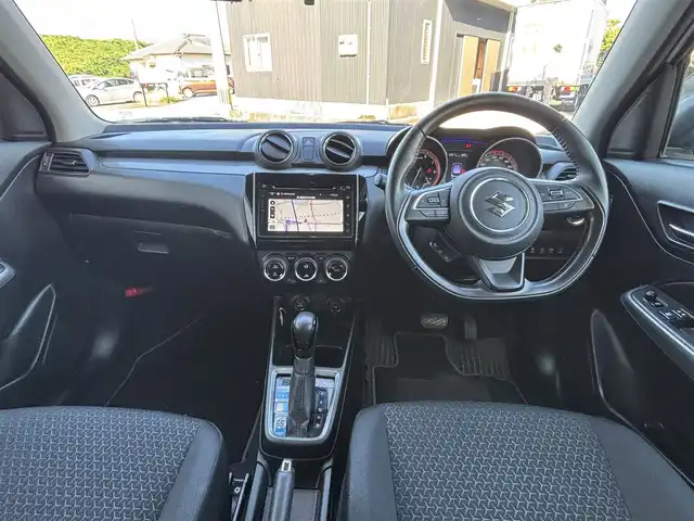 スズキ スイフト HYBRID ML 長崎県 2017(平29)年 5.1万km ピュアホワイトP ワンオーナー/純正メモリナビ/（CD/DVD/BT/フルセグ）/全方位カメラ/衝突軽減システム/レーンアシスト/レーダークルーズ/パドルシフト/ステアリングスイッチ/オートライト/前後ドライブレコーダー/D席シートヒーター/純正16インチAW
