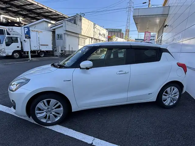 スズキ スイフト HYBRID ML 長崎県 2017(平29)年 5.1万km ピュアホワイトP ワンオーナー/純正メモリナビ/（CD/DVD/BT/フルセグ）/全方位カメラ/衝突軽減システム/レーンアシスト/レーダークルーズ/パドルシフト/ステアリングスイッチ/オートライト/前後ドライブレコーダー/D席シートヒーター/純正16インチAW