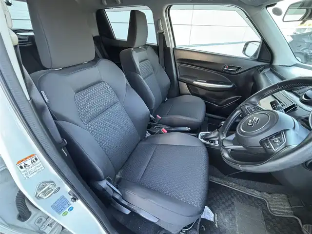 スズキ スイフト HYBRID ML 長崎県 2017(平29)年 5.1万km ピュアホワイトP ワンオーナー/純正メモリナビ/（CD/DVD/BT/フルセグ）/全方位カメラ/衝突軽減システム/レーンアシスト/レーダークルーズ/パドルシフト/ステアリングスイッチ/オートライト/前後ドライブレコーダー/D席シートヒーター/純正16インチAW