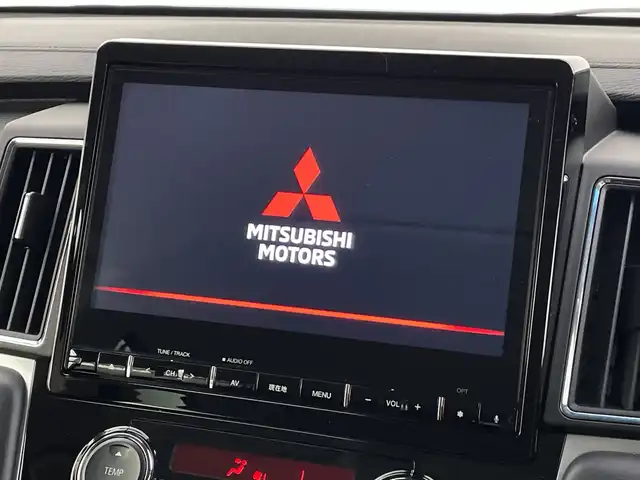 三菱 デリカＤ：５ P 新潟県 2022(令4)年 5.5万km グラファイトグレーメタリック/ブラックマイカ 4WD/純正メモリナビ/　フルセグTV/Bluetooth/CD/DVD/USB/レーダークルーズコントロール/衝突被害軽減ブレーキ/レーンキープアシスト/ブラインドスポットモニター/全方位モニター/パワーバックドア/D席パワーシート/前席シートヒーター/両側パワースライドドア/オートステップ/前後ドライブレコーダー/ビルトインETC/ステアリングヒーター/アイドリングストップ/横滑り防止装置/オートマチックハイビーム/LEDヘッドライト/パドルシフト/レザーステアリング/ステアリングスイッチ