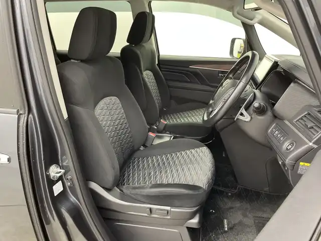 三菱 デリカＤ：５ P 新潟県 2022(令4)年 5.5万km グラファイトグレーメタリック/ブラックマイカ 4WD/純正メモリナビ/　フルセグTV/Bluetooth/CD/DVD/USB/レーダークルーズコントロール/衝突被害軽減ブレーキ/レーンキープアシスト/ブラインドスポットモニター/全方位モニター/パワーバックドア/D席パワーシート/前席シートヒーター/両側パワースライドドア/オートステップ/前後ドライブレコーダー/ビルトインETC/ステアリングヒーター/アイドリングストップ/横滑り防止装置/オートマチックハイビーム/LEDヘッドライト/パドルシフト/レザーステアリング/ステアリングスイッチ