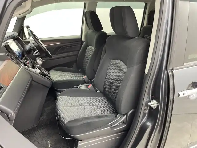 三菱 デリカＤ：５ P 新潟県 2022(令4)年 5.5万km グラファイトグレーメタリック/ブラックマイカ 4WD/純正メモリナビ/　フルセグTV/Bluetooth/CD/DVD/USB/レーダークルーズコントロール/衝突被害軽減ブレーキ/レーンキープアシスト/ブラインドスポットモニター/全方位モニター/パワーバックドア/D席パワーシート/前席シートヒーター/両側パワースライドドア/オートステップ/前後ドライブレコーダー/ビルトインETC/ステアリングヒーター/アイドリングストップ/横滑り防止装置/オートマチックハイビーム/LEDヘッドライト/パドルシフト/レザーステアリング/ステアリングスイッチ