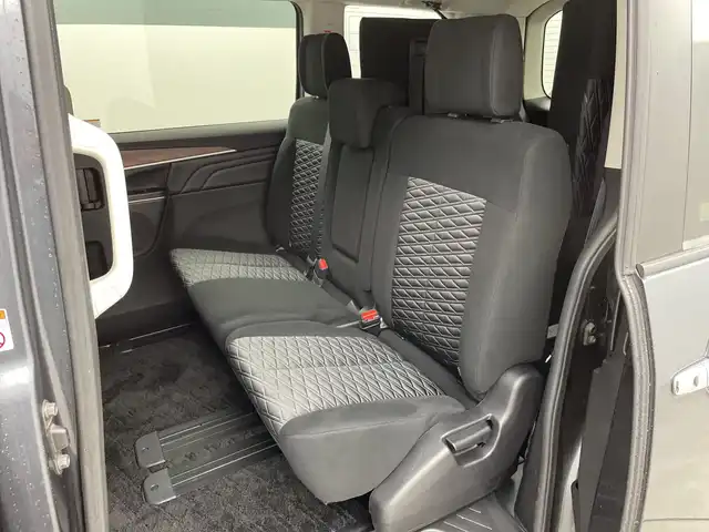 三菱 デリカＤ：５ P 新潟県 2022(令4)年 5.5万km グラファイトグレーメタリック/ブラックマイカ 4WD/純正メモリナビ/　フルセグTV/Bluetooth/CD/DVD/USB/レーダークルーズコントロール/衝突被害軽減ブレーキ/レーンキープアシスト/ブラインドスポットモニター/全方位モニター/パワーバックドア/D席パワーシート/前席シートヒーター/両側パワースライドドア/オートステップ/前後ドライブレコーダー/ビルトインETC/ステアリングヒーター/アイドリングストップ/横滑り防止装置/オートマチックハイビーム/LEDヘッドライト/パドルシフト/レザーステアリング/ステアリングスイッチ