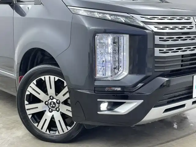 三菱 デリカＤ：５ P 新潟県 2022(令4)年 5.5万km グラファイトグレーメタリック/ブラックマイカ 4WD/純正メモリナビ/　フルセグTV/Bluetooth/CD/DVD/USB/レーダークルーズコントロール/衝突被害軽減ブレーキ/レーンキープアシスト/ブラインドスポットモニター/全方位モニター/パワーバックドア/D席パワーシート/前席シートヒーター/両側パワースライドドア/オートステップ/前後ドライブレコーダー/ビルトインETC/ステアリングヒーター/アイドリングストップ/横滑り防止装置/オートマチックハイビーム/LEDヘッドライト/パドルシフト/レザーステアリング/ステアリングスイッチ