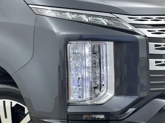 三菱 デリカＤ：５ P 新潟県 2022(令4)年 5.5万km グラファイトグレーメタリック/ブラックマイカ 4WD/純正メモリナビ/　フルセグTV/Bluetooth/CD/DVD/USB/レーダークルーズコントロール/衝突被害軽減ブレーキ/レーンキープアシスト/ブラインドスポットモニター/全方位モニター/パワーバックドア/D席パワーシート/前席シートヒーター/両側パワースライドドア/オートステップ/前後ドライブレコーダー/ビルトインETC/ステアリングヒーター/アイドリングストップ/横滑り防止装置/オートマチックハイビーム/LEDヘッドライト/パドルシフト/レザーステアリング/ステアリングスイッチ