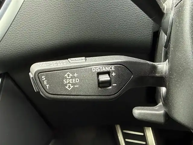 アウディ Ａ７ SB 45TFSIクワトロ Sライン 静岡県 2021(令3)年 4.4万km デイトナグレーパールエフェクト S lineパッケージ/　・スポーツサスペンション/　・スポーツシート／バルコナレザー S lineロゴ/　・ステアリングホイール3スポークレザーマルチファンクションパドルシフト/　・アウディサイドアシスト/　・アウディプレセンスリヤ/　・S line エクステリア/　・アルミホイール 5ツインスポークVデザイン 8.5J×20/　・デコラティブパネル マットブラッシュトアルミニウム/　・マルチカラーアンビエントライティング/　・マトリクスLEDヘッドライト　ダイナミックインディケーター付/　・LEDリヤコンビネーションランプ/レザーシート/電動リアゲート/バーチャルコックピット/MMI/(BT/CarPlay/フルセグ)/バックカメラ/アダプティブクルーズコントロール/レーンキープアシスト/メモリー付パワーシート/シートヒーター/アドバンストキー/保証書/取説/スペアキー