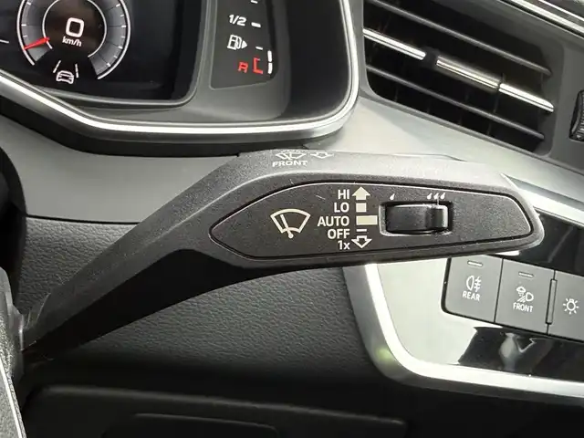 アウディ Ａ７ SB 45TFSIクワトロ Sライン 静岡県 2021(令3)年 4.4万km デイトナグレーパールエフェクト S lineパッケージ/　・スポーツサスペンション/　・スポーツシート／バルコナレザー S lineロゴ/　・ステアリングホイール3スポークレザーマルチファンクションパドルシフト/　・アウディサイドアシスト/　・アウディプレセンスリヤ/　・S line エクステリア/　・アルミホイール 5ツインスポークVデザイン 8.5J×20/　・デコラティブパネル マットブラッシュトアルミニウム/　・マルチカラーアンビエントライティング/　・マトリクスLEDヘッドライト　ダイナミックインディケーター付/　・LEDリヤコンビネーションランプ/レザーシート/電動リアゲート/バーチャルコックピット/MMI/(BT/CarPlay/フルセグ)/バックカメラ/アダプティブクルーズコントロール/レーンキープアシスト/メモリー付パワーシート/シートヒーター/アドバンストキー/保証書/取説/スペアキー
