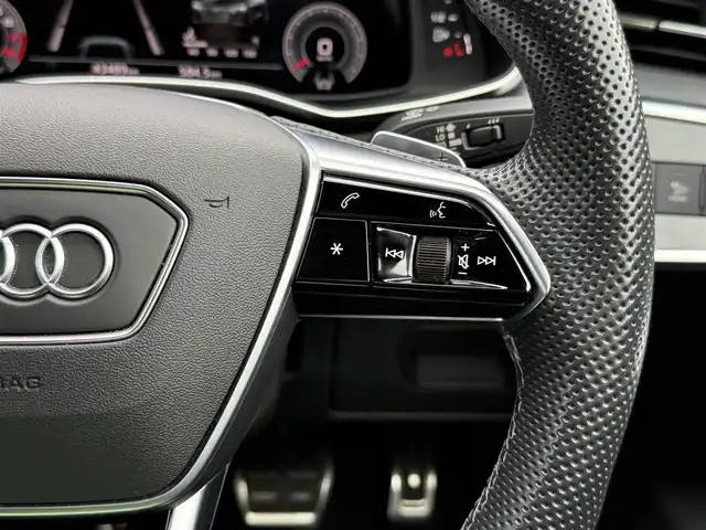 アウディ Ａ７ SB 45TFSIクワトロ Sライン 静岡県 2021(令3)年 4.4万km デイトナグレーパールエフェクト S lineパッケージ/　・スポーツサスペンション/　・スポーツシート／バルコナレザー S lineロゴ/　・ステアリングホイール3スポークレザーマルチファンクションパドルシフト/　・アウディサイドアシスト/　・アウディプレセンスリヤ/　・S line エクステリア/　・アルミホイール 5ツインスポークVデザイン 8.5J×20/　・デコラティブパネル マットブラッシュトアルミニウム/　・マルチカラーアンビエントライティング/　・マトリクスLEDヘッドライト　ダイナミックインディケーター付/　・LEDリヤコンビネーションランプ/レザーシート/電動リアゲート/バーチャルコックピット/MMI/(BT/CarPlay/フルセグ)/バックカメラ/アダプティブクルーズコントロール/レーンキープアシスト/メモリー付パワーシート/シートヒーター/アドバンストキー/保証書/取説/スペアキー