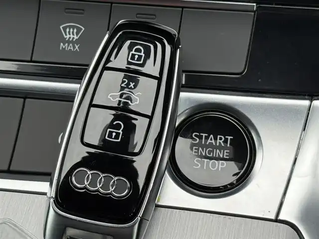 アウディ Ａ７ SB 45TFSIクワトロ Sライン 静岡県 2021(令3)年 4.4万km デイトナグレーパールエフェクト S lineパッケージ/　・スポーツサスペンション/　・スポーツシート／バルコナレザー S lineロゴ/　・ステアリングホイール3スポークレザーマルチファンクションパドルシフト/　・アウディサイドアシスト/　・アウディプレセンスリヤ/　・S line エクステリア/　・アルミホイール 5ツインスポークVデザイン 8.5J×20/　・デコラティブパネル マットブラッシュトアルミニウム/　・マルチカラーアンビエントライティング/　・マトリクスLEDヘッドライト　ダイナミックインディケーター付/　・LEDリヤコンビネーションランプ/レザーシート/電動リアゲート/バーチャルコックピット/MMI/(BT/CarPlay/フルセグ)/バックカメラ/アダプティブクルーズコントロール/レーンキープアシスト/メモリー付パワーシート/シートヒーター/アドバンストキー/保証書/取説/スペアキー