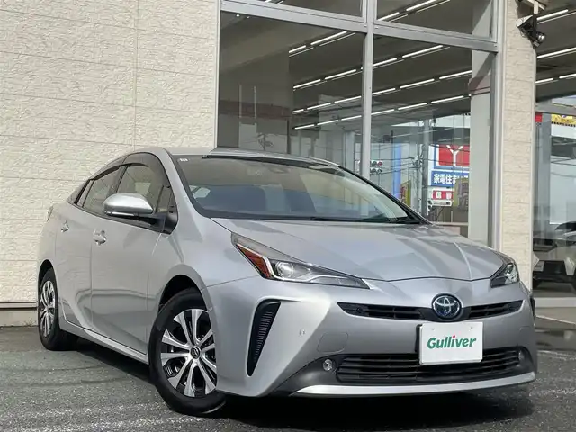 トヨタ プリウス A 埼玉県 2022(令4)年 1.7万km シルバーM /純正9型メモリナビ//フルセグTV//CD/DVD/Bluetooth//アダプティブクルーズコントロール//運転席パワーシート//ビルトインETC2.0//スマートキーx2//LEDヘッドライト//LEDフォグランプ//PCS 衝突軽減ブレーキ//LTA 車線逸脱抑制機能//ブラインドスポットモニター//パーキングブレーキサポート//ロードサインアシスト//ヘッドアップディスプレイ//クリアランスソナー//W.サイド.カーテンエアバッグ//ABS//横滑り防止装置//前後ドライブレコーダー//革巻きステアリング//ステアリングオーディオリモコン//オートライト/オートハイビーム//ドアバイザー//純正15インチAW