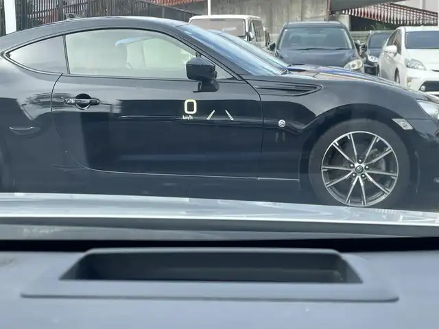 トヨタ プリウス A 埼玉県 2022(令4)年 1.7万km シルバーM /純正9型メモリナビ//フルセグTV//CD/DVD/Bluetooth//アダプティブクルーズコントロール//運転席パワーシート//ビルトインETC2.0//スマートキーx2//LEDヘッドライト//LEDフォグランプ//PCS 衝突軽減ブレーキ//LTA 車線逸脱抑制機能//ブラインドスポットモニター//パーキングブレーキサポート//ロードサインアシスト//ヘッドアップディスプレイ//クリアランスソナー//W.サイド.カーテンエアバッグ//ABS//横滑り防止装置//前後ドライブレコーダー//革巻きステアリング//ステアリングオーディオリモコン//オートライト/オートハイビーム//ドアバイザー//純正15インチAW