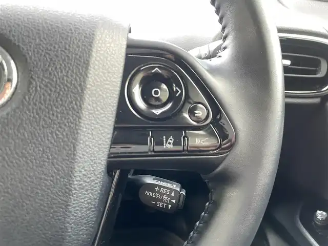 トヨタ プリウス A 埼玉県 2022(令4)年 1.7万km シルバーM /純正9型メモリナビ//フルセグTV//CD/DVD/Bluetooth//アダプティブクルーズコントロール//運転席パワーシート//ビルトインETC2.0//スマートキーx2//LEDヘッドライト//LEDフォグランプ//PCS 衝突軽減ブレーキ//LTA 車線逸脱抑制機能//ブラインドスポットモニター//パーキングブレーキサポート//ロードサインアシスト//ヘッドアップディスプレイ//クリアランスソナー//W.サイド.カーテンエアバッグ//ABS//横滑り防止装置//前後ドライブレコーダー//革巻きステアリング//ステアリングオーディオリモコン//オートライト/オートハイビーム//ドアバイザー//純正15インチAW