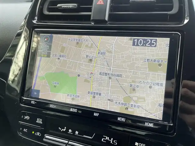 トヨタ プリウス A 埼玉県 2022(令4)年 1.7万km シルバーM /純正9型メモリナビ//フルセグTV//CD/DVD/Bluetooth//アダプティブクルーズコントロール//運転席パワーシート//ビルトインETC2.0//スマートキーx2//LEDヘッドライト//LEDフォグランプ//PCS 衝突軽減ブレーキ//LTA 車線逸脱抑制機能//ブラインドスポットモニター//パーキングブレーキサポート//ロードサインアシスト//ヘッドアップディスプレイ//クリアランスソナー//W.サイド.カーテンエアバッグ//ABS//横滑り防止装置//前後ドライブレコーダー//革巻きステアリング//ステアリングオーディオリモコン//オートライト/オートハイビーム//ドアバイザー//純正15インチAW