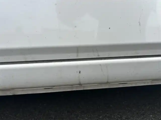 ダイハツ ミラ イース L SAⅢ 岡山県 2020(令2)年 1.7万km シャイニングホワイトパール 登録時走行距離16938km/社外ナビ（CN-E330D)/ワンセグTV(AM.FM.CD.TV.BT)/バックカメラ/クリアランスソナー/衝突軽減ブレーキ/横滑り防止装置/車線逸脱警報（レーンキープアシスト）/アイドリングストップ/オートマチックハイビーム/純正フロアマット/ドアバイザー/イモビライザー