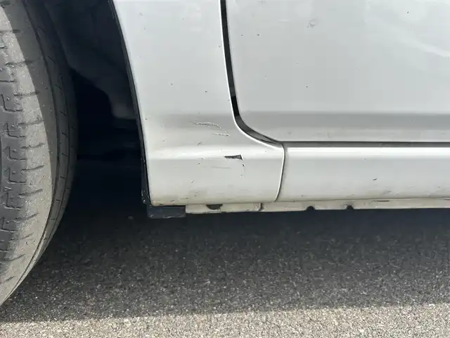 ダイハツ ミラ イース L SAⅢ 岡山県 2020(令2)年 1.7万km シャイニングホワイトパール 登録時走行距離16938km/社外ナビ（CN-E330D)/ワンセグTV(AM.FM.CD.TV.BT)/バックカメラ/クリアランスソナー/衝突軽減ブレーキ/横滑り防止装置/車線逸脱警報（レーンキープアシスト）/アイドリングストップ/オートマチックハイビーム/純正フロアマット/ドアバイザー/イモビライザー