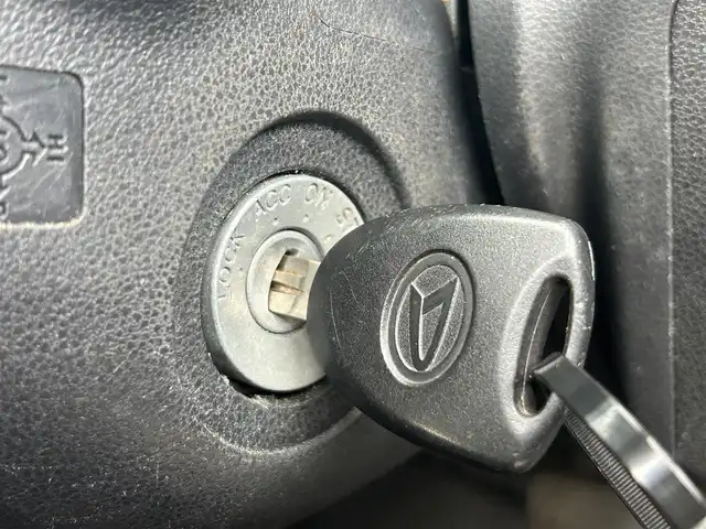 ダイハツ ミラ イース L SAⅢ 岡山県 2020(令2)年 1.7万km シャイニングホワイトパール 登録時走行距離16938km/社外ナビ（CN-E330D)/ワンセグTV(AM.FM.CD.TV.BT)/バックカメラ/クリアランスソナー/衝突軽減ブレーキ/横滑り防止装置/車線逸脱警報（レーンキープアシスト）/アイドリングストップ/オートマチックハイビーム/純正フロアマット/ドアバイザー/イモビライザー