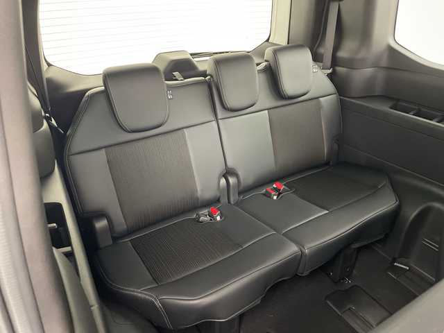 ホンダ ステップワゴン スパーダ eHEV 兵庫県 2025(令7)年 0.1千km プラチナホワイトパール ・登録済未使用車 距離5Km/・純正11.4インチナビ（LXM-247VFLi）/TV/Bluetooth/CD/DVD/USB/・純正15.6インチフリップダウンモニター（VM-231FE）/・バックカメラ/・Honda　SENSING/衝突軽減ブレーキ/先行車発進お知らせ機能/歩行者事故低減ステアリング/路外逸脱抑制機能/標識認識機能/アダプティブクルーズコントロール/車線維持支援システム/トラフィックジャムアシスト/ブラインドスポットインフォメーション/誤発進抑制機能/後方誤発進抑制機能/近距離衝突軽減ブレーキ/急アクセル抑制機能/パーキングセンサーシステム/オートハイビーム/・両側パワースライドドア/・パワーバックドア/・パドルシフト/・ハーフレザーシート/・全列USBチャージャー/・前席シートヒーター/・2列目オットマン/・LEDヘッドライト/・フォグランプ/・純正16インチアルミホイール/・スマートキー