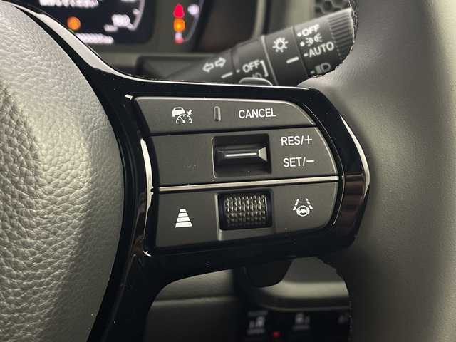 ホンダ ステップワゴン スパーダ eHEV 兵庫県 2025(令7)年 0.1千km プラチナホワイトパール ・登録済未使用車 距離5Km/・純正11.4インチナビ（LXM-247VFLi）/TV/Bluetooth/CD/DVD/USB/・純正15.6インチフリップダウンモニター（VM-231FE）/・バックカメラ/・Honda　SENSING/衝突軽減ブレーキ/先行車発進お知らせ機能/歩行者事故低減ステアリング/路外逸脱抑制機能/標識認識機能/アダプティブクルーズコントロール/車線維持支援システム/トラフィックジャムアシスト/ブラインドスポットインフォメーション/誤発進抑制機能/後方誤発進抑制機能/近距離衝突軽減ブレーキ/急アクセル抑制機能/パーキングセンサーシステム/オートハイビーム/・両側パワースライドドア/・パワーバックドア/・パドルシフト/・ハーフレザーシート/・全列USBチャージャー/・前席シートヒーター/・2列目オットマン/・LEDヘッドライト/・フォグランプ/・純正16インチアルミホイール/・スマートキー