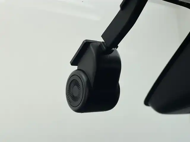 ダイハツ ロッキー G 大分県 2020(令2)年 4.8万km ナチュラルベージュマイカM 純正ディスプレィオーディオ/BT/フルセグ/applecarplay/androidauto/ETC/全方位カメラ/前方ドラレコ/シートヒーター（D/N）/衝突軽減ブレーキ/レーンキープアシスト/オートライト/道路標識認識機能/先行発進お知らせ/コーナーセンサー/純正アルミホイール