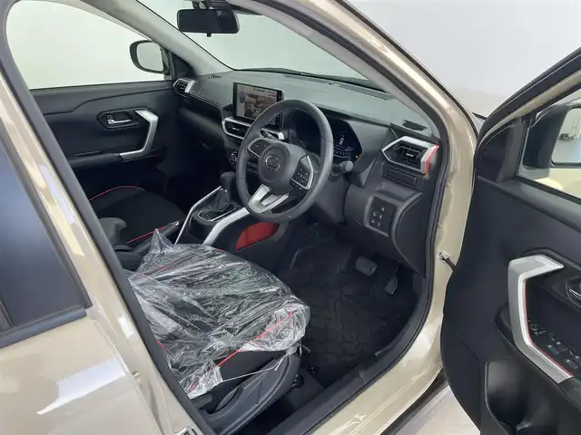 ダイハツ ロッキー G 大分県 2020(令2)年 4.8万km ナチュラルベージュマイカM 純正ディスプレィオーディオ/BT/フルセグ/applecarplay/androidauto/ETC/全方位カメラ/前方ドラレコ/シートヒーター（D/N）/衝突軽減ブレーキ/レーンキープアシスト/オートライト/道路標識認識機能/先行発進お知らせ/コーナーセンサー/純正アルミホイール