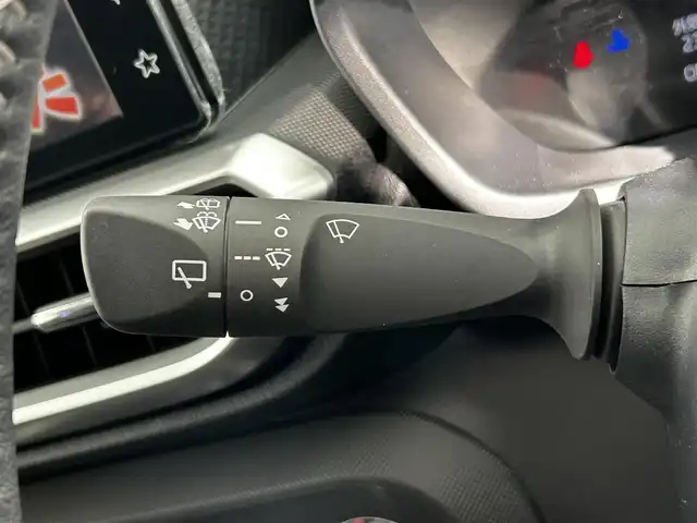 ダイハツ ロッキー G 大分県 2020(令2)年 4.8万km ナチュラルベージュマイカM 純正ディスプレィオーディオ/BT/フルセグ/applecarplay/androidauto/ETC/全方位カメラ/前方ドラレコ/シートヒーター（D/N）/衝突軽減ブレーキ/レーンキープアシスト/オートライト/道路標識認識機能/先行発進お知らせ/コーナーセンサー/純正アルミホイール