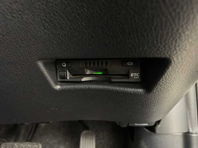 トヨタ シエンタ ハイブリッド G クエロ 鹿児島県 2019(令1)年 5.6万km ホワイトパールクリスタルシャイン 純正9インチナビ/（CD/DVD/BT/フルセグTV）/両側パワースライドドア/パノラミックビューモニター/レーンキープアシスト/プリクラッシュセーフティ/クルーズコントロール/オートライト/オートマチックハイビーム/HDMI入力/ドライブレコーダー/ハーフレザーシート