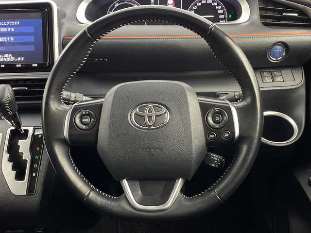 トヨタ シエンタ ハイブリッド G クエロ 鹿児島県 2019(令1)年 5.6万km ホワイトパールクリスタルシャイン 純正9インチナビ/（CD/DVD/BT/フルセグTV）/両側パワースライドドア/パノラミックビューモニター/レーンキープアシスト/プリクラッシュセーフティ/クルーズコントロール/オートライト/オートマチックハイビーム/HDMI入力/ドライブレコーダー/ハーフレザーシート