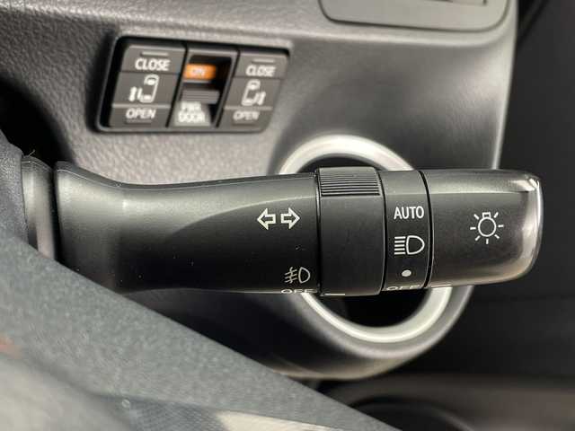 トヨタ シエンタ ハイブリッド G クエロ 鹿児島県 2019(令1)年 5.6万km ホワイトパールクリスタルシャイン 純正9インチナビ/（CD/DVD/BT/フルセグTV）/両側パワースライドドア/パノラミックビューモニター/レーンキープアシスト/プリクラッシュセーフティ/クルーズコントロール/オートライト/オートマチックハイビーム/HDMI入力/ドライブレコーダー/ハーフレザーシート