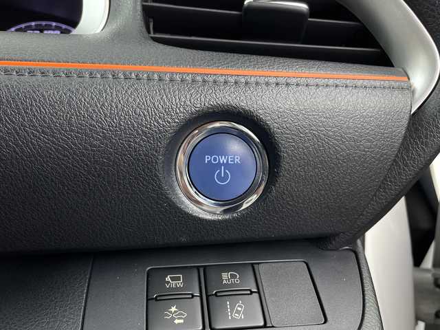 トヨタ シエンタ ハイブリッド G クエロ 鹿児島県 2019(令1)年 5.6万km ホワイトパールクリスタルシャイン 純正9インチナビ/（CD/DVD/BT/フルセグTV）/両側パワースライドドア/パノラミックビューモニター/レーンキープアシスト/プリクラッシュセーフティ/クルーズコントロール/オートライト/オートマチックハイビーム/HDMI入力/ドライブレコーダー/ハーフレザーシート