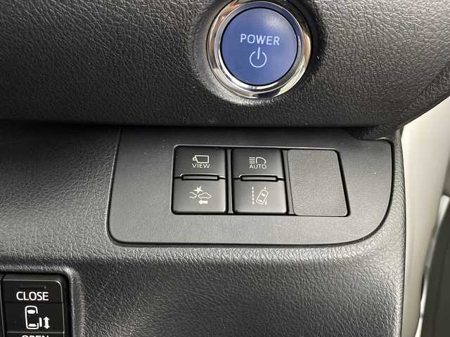 トヨタ シエンタ ハイブリッド G クエロ 鹿児島県 2019(令1)年 5.6万km ホワイトパールクリスタルシャイン 純正9インチナビ/（CD/DVD/BT/フルセグTV）/両側パワースライドドア/パノラミックビューモニター/レーンキープアシスト/プリクラッシュセーフティ/クルーズコントロール/オートライト/オートマチックハイビーム/HDMI入力/ドライブレコーダー/ハーフレザーシート