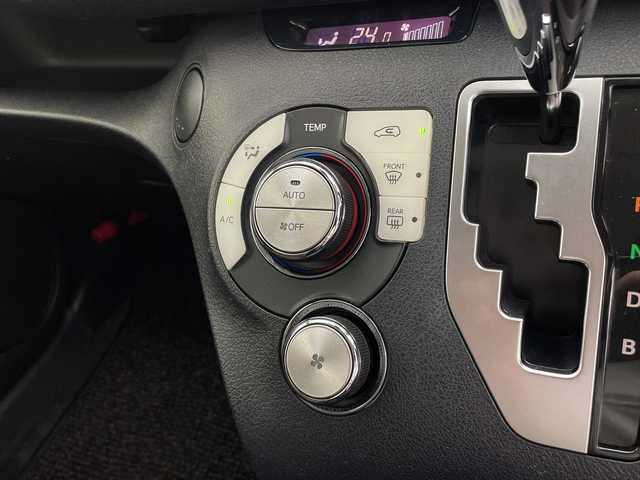 トヨタ シエンタ ハイブリッド G クエロ 鹿児島県 2019(令1)年 5.6万km ホワイトパールクリスタルシャイン 純正9インチナビ/（CD/DVD/BT/フルセグTV）/両側パワースライドドア/パノラミックビューモニター/レーンキープアシスト/プリクラッシュセーフティ/クルーズコントロール/オートライト/オートマチックハイビーム/HDMI入力/ドライブレコーダー/ハーフレザーシート