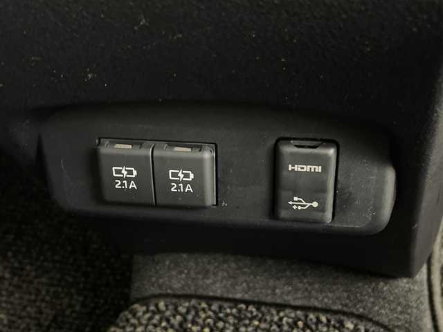 トヨタ シエンタ ハイブリッド G クエロ 鹿児島県 2019(令1)年 5.6万km ホワイトパールクリスタルシャイン 純正9インチナビ/（CD/DVD/BT/フルセグTV）/両側パワースライドドア/パノラミックビューモニター/レーンキープアシスト/プリクラッシュセーフティ/クルーズコントロール/オートライト/オートマチックハイビーム/HDMI入力/ドライブレコーダー/ハーフレザーシート