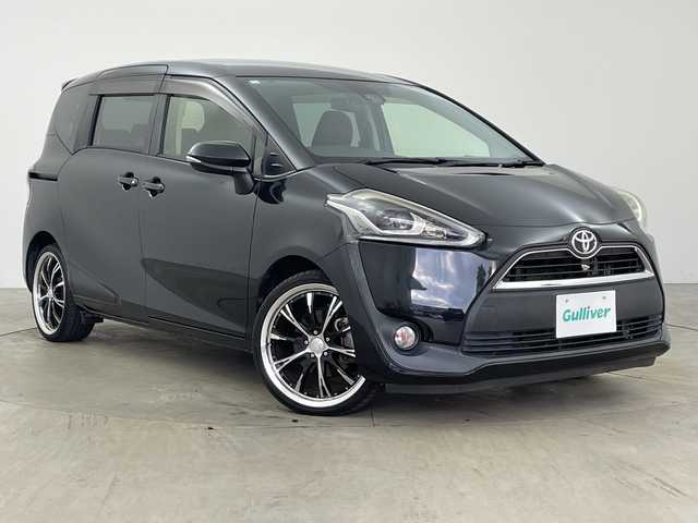 トヨタ シエンタ G 兵庫県 2016(平28)年 3.1万km ブラックマイカ ・社外ナビ/Bluetooth/CD/DVD/TV/USB/SD/・アルパインリアフリップダウンモニター/・トヨタセーフティセンス/・プリクラッシュセーフティ/・レーンディバーチャーアラート/・オートマチックハイビーム/・先行車発進告知機能/・ドライブスタートコントロール/・緊急ブレーキシグナル/・ヒルスタートアシストコントロール/・S-VSC/・車両接近通報装置/・両側パワースライドドア/・ステアリングスイッチ/・純正フロアマット/・前席シートヒーター/・LEDヘッドライト/・社外18インチアルミホイールタイヤ/・ETC/・スマートキー/・スペアキー/・取扱説明書/・保証書