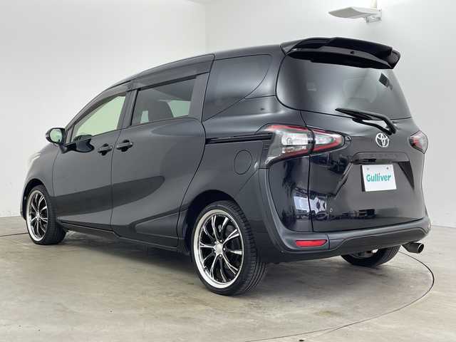 トヨタ シエンタ G 兵庫県 2016(平28)年 3.1万km ブラックマイカ ・社外ナビ/Bluetooth/CD/DVD/TV/USB/SD/・アルパインリアフリップダウンモニター/・トヨタセーフティセンス/・プリクラッシュセーフティ/・レーンディバーチャーアラート/・オートマチックハイビーム/・先行車発進告知機能/・ドライブスタートコントロール/・緊急ブレーキシグナル/・ヒルスタートアシストコントロール/・S-VSC/・車両接近通報装置/・両側パワースライドドア/・ステアリングスイッチ/・純正フロアマット/・前席シートヒーター/・LEDヘッドライト/・社外18インチアルミホイールタイヤ/・ETC/・スマートキー/・スペアキー/・取扱説明書/・保証書