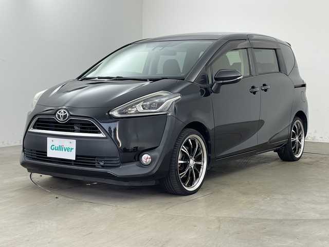 トヨタ シエンタ G 兵庫県 2016(平28)年 3.1万km ブラックマイカ ・社外ナビ/Bluetooth/CD/DVD/TV/USB/SD/・アルパインリアフリップダウンモニター/・トヨタセーフティセンス/・プリクラッシュセーフティ/・レーンディバーチャーアラート/・オートマチックハイビーム/・先行車発進告知機能/・ドライブスタートコントロール/・緊急ブレーキシグナル/・ヒルスタートアシストコントロール/・S-VSC/・車両接近通報装置/・両側パワースライドドア/・ステアリングスイッチ/・純正フロアマット/・前席シートヒーター/・LEDヘッドライト/・社外18インチアルミホイールタイヤ/・ETC/・スマートキー/・スペアキー/・取扱説明書/・保証書