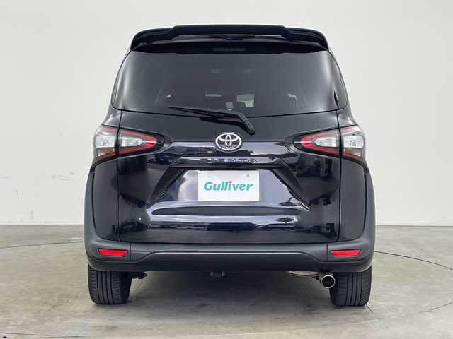トヨタ シエンタ G 兵庫県 2016(平28)年 3.1万km ブラックマイカ ・社外ナビ/Bluetooth/CD/DVD/TV/USB/SD/・アルパインリアフリップダウンモニター/・トヨタセーフティセンス/・プリクラッシュセーフティ/・レーンディバーチャーアラート/・オートマチックハイビーム/・先行車発進告知機能/・ドライブスタートコントロール/・緊急ブレーキシグナル/・ヒルスタートアシストコントロール/・S-VSC/・車両接近通報装置/・両側パワースライドドア/・ステアリングスイッチ/・純正フロアマット/・前席シートヒーター/・LEDヘッドライト/・社外18インチアルミホイールタイヤ/・ETC/・スマートキー/・スペアキー/・取扱説明書/・保証書