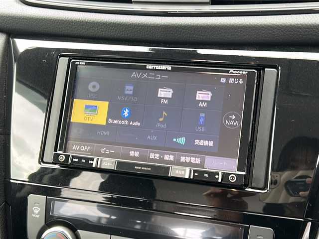 日産 エクストレイル 20Xi 広島県 2018(平30)年 4.3万km ダイヤモンドブラック 禁煙車/4WD/エマージェンシーブレーキ/車線逸脱警報/ハイビームアシスト/プロパイロット/BSW/コーナーセンサー/社外ナビ（AVIC-RZ802）/・フルセグ/CD/DVD/SD//アラウンドビューモニター/インテリジェントルームミラー/パワーバックドア/革巻きステアリング/オートライト/カプロンシート/電動パーキングブレーキ/オートホールド/LEDヘッドライト/フォグランプ/スマートキー/プッシュスタート/スペアキー/ETC/前後ドライブレコーダー/レーダー探知機/ドアバイザー/フロアマット/アルミ付きスタッドレスタイヤ車載/純正18インチアルミホール/Wエアバック