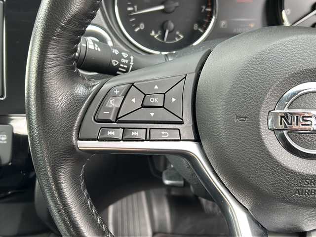 日産 エクストレイル 20Xi 広島県 2018(平30)年 4.3万km ダイヤモンドブラック 禁煙車/4WD/エマージェンシーブレーキ/車線逸脱警報/ハイビームアシスト/プロパイロット/BSW/コーナーセンサー/社外ナビ（AVIC-RZ802）/・フルセグ/CD/DVD/SD//アラウンドビューモニター/インテリジェントルームミラー/パワーバックドア/革巻きステアリング/オートライト/カプロンシート/電動パーキングブレーキ/オートホールド/LEDヘッドライト/フォグランプ/スマートキー/プッシュスタート/スペアキー/ETC/前後ドライブレコーダー/レーダー探知機/ドアバイザー/フロアマット/アルミ付きスタッドレスタイヤ車載/純正18インチアルミホール/Wエアバック