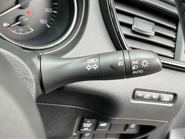 日産 エクストレイル 20Xi 広島県 2018(平30)年 4.3万km ダイヤモンドブラック 禁煙車/4WD/エマージェンシーブレーキ/車線逸脱警報/ハイビームアシスト/プロパイロット/BSW/コーナーセンサー/社外ナビ（AVIC-RZ802）/・フルセグ/CD/DVD/SD//アラウンドビューモニター/インテリジェントルームミラー/パワーバックドア/革巻きステアリング/オートライト/カプロンシート/電動パーキングブレーキ/オートホールド/LEDヘッドライト/フォグランプ/スマートキー/プッシュスタート/スペアキー/ETC/前後ドライブレコーダー/レーダー探知機/ドアバイザー/フロアマット/アルミ付きスタッドレスタイヤ車載/純正18インチアルミホール/Wエアバック