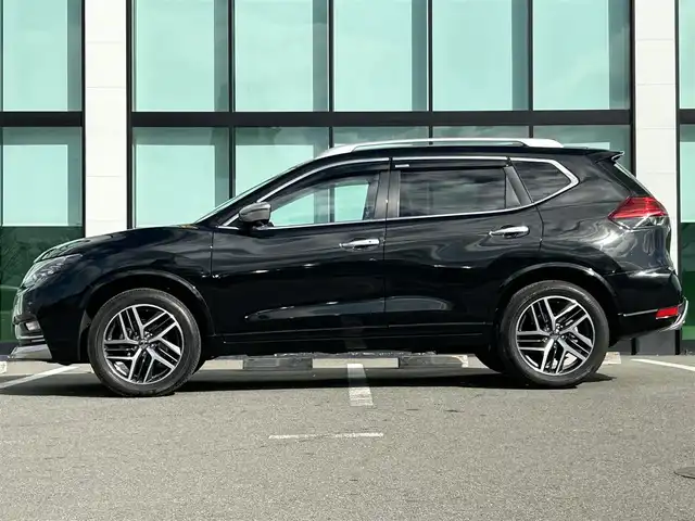 日産 エクストレイル オーテック iパッケージ 和歌山県 2020(令2)年 1.1万km ダイヤモンドブラック 純正ナビ/ALPINEフリップダウンモニター/フルセグTV/アラウンドビューモニター/デジタルインナーミラー/エマージェンシーブレーキ/プロパイロット/レーンキープアシスト/コーナーセンサー/純正前後ドライブレコーダー/ビルトインETC/パワーシート/シートヒーター/パワーバックドア/LEDヘッドライト/フォグランプ/オートライト