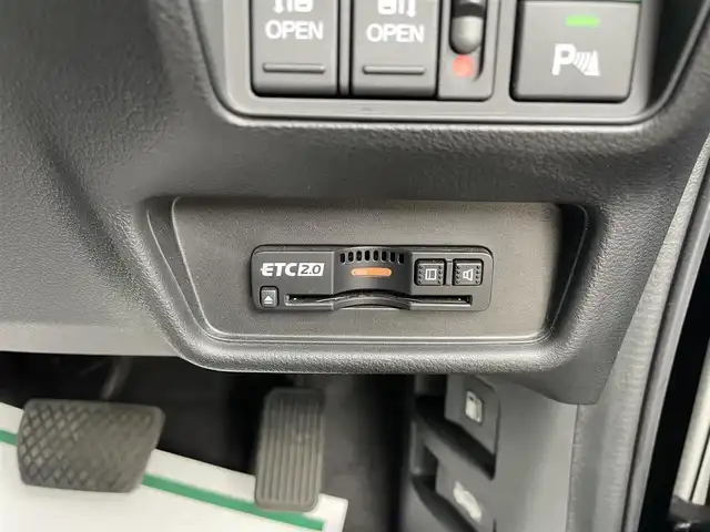 ホンダ オデッセイ ハイブリッド e:HEVアブソルート EX 千葉県 2020(令2)年 3万km プレミアムヴィーナスブラックP ホンダセンシング/・衝突軽減ブレーキ/・レーンキープアシスト/・アダプティブクルーズコントロール/・標識認識機能/・オートマチックハイビーム/純正10インチSDナビ【VXU-217DYi】/・CD/DVD/MSV/Bluetooth/フルセグ/マルチビューカメラシステム/ジェスチャーコントロールパワースライドドア/スマートパーキングアシストシステム/スマートキー/ハーフレザーシート/前席パワーシート/前席シートヒーター/前後コーナーセンサー/AC100V1500W電源/純正前後ドライブレコーダー/ビルトインETC2.0/純正LEDアクティブコーナリングライト/本革巻きステアリング/木目調パネル/純正18インチアルミホイール/新車時保証書＆取扱説明書