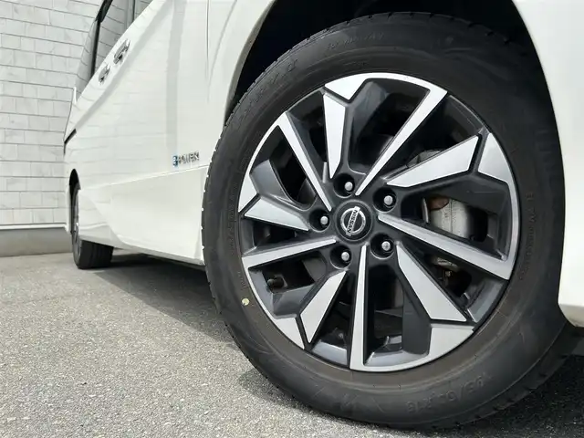 日産 セレナ e－パワー ハイウェイスター G 福岡県 2020(令2)年 6万km ブリリアントホワイトパール 2トーン 純正10型SDナビ（フルセグTV/CD/DVD/BT)アラウンドビューモニタープロパイロットエマージェンシーブレーキコーナーセンサーBSM両側パワスラETCシートヒーターUSBポート純正LEDヘッドライト純正フロアマット防水シートスマートキープッシュスタート