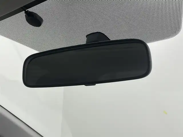 トヨタ アクア G 茨城県 2012(平24)年 5.6万km ライムホワイトパールクリスタルシャイン スマートキー/プッシュスタート/ETC/純正フロアマット/ノーマルタイヤ車載(純正AW)/後コーナーセンサー
