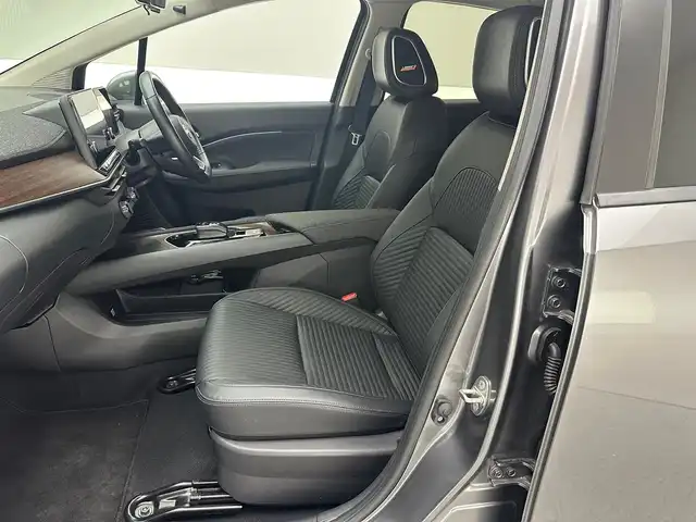 日産 オーラ G レザーエディション 大阪府 2022(令4)年 2.3万km ダークメタルグレー メーカーオプション9インチディスプレイオーディオ/（フルセグ/Bluetooth/USB//AppleCarPlay/AndroidAuto）/アラウンドビューモニター/ビルトインETC2.0/デジタルインナーミラー/BOSEサウンド/ワイヤレス充電/レザーシート/LEDヘッドライト/LEDフォグ/プロパイロット/エマージェンシーブレーキ/純正17インチアルミホイール/純正フロアマット/ウィンカーミラー